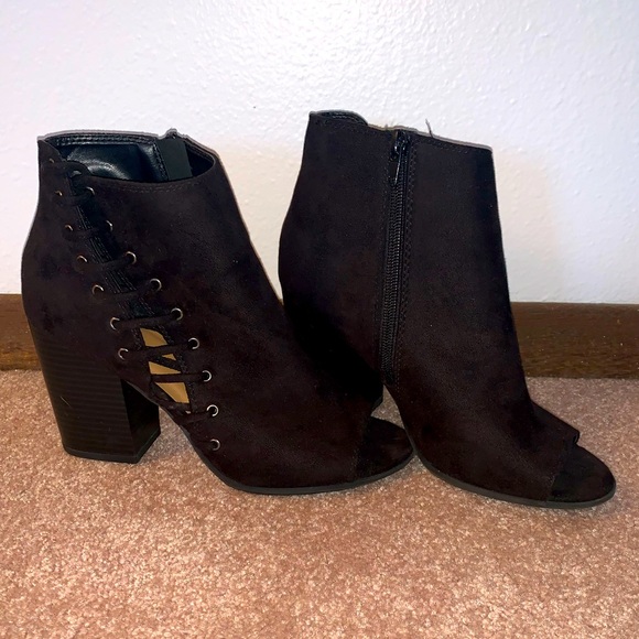 Soda, open-toed heel. Size 6 1/2 - Picture 1 of 1